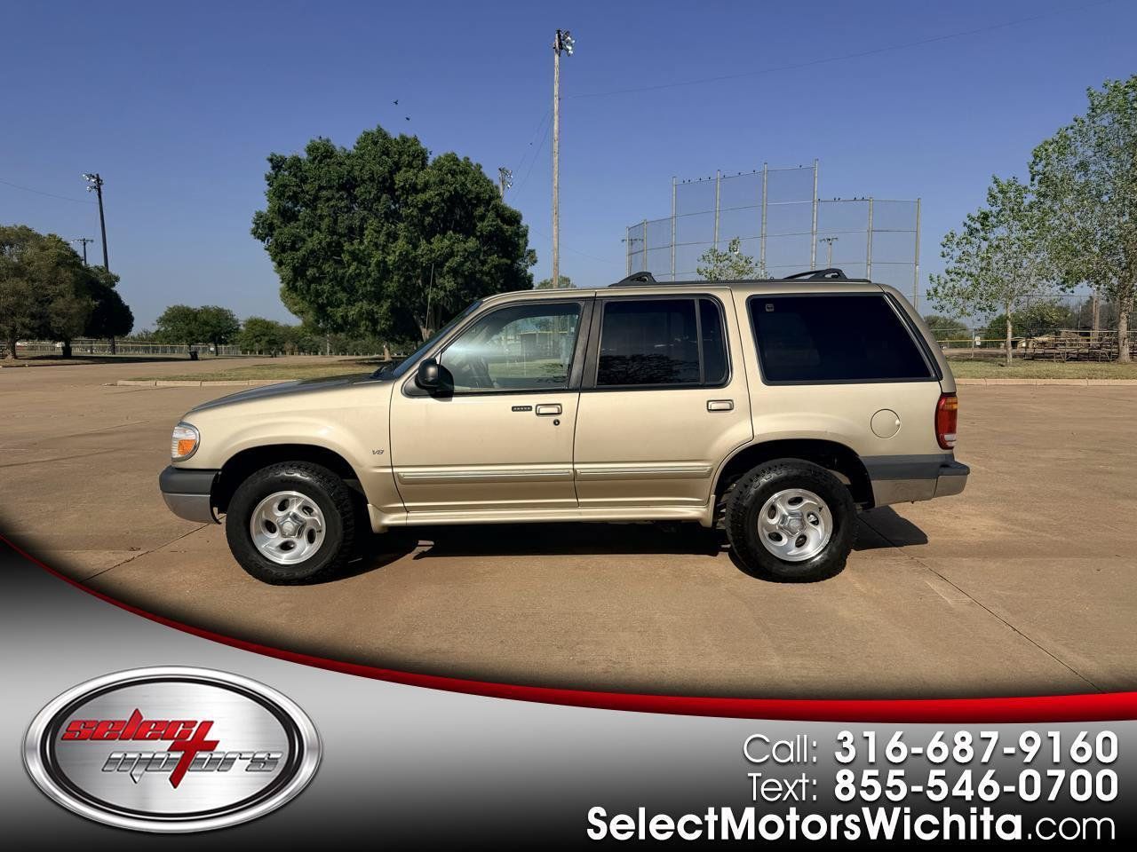 Used 1999 Ford Explorer XLT RWD image 1