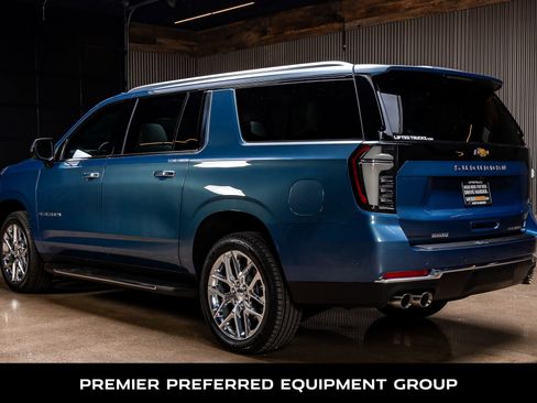 Used 2025 Chevrolet Suburban Premier w/ Sun And Tow Package image 6