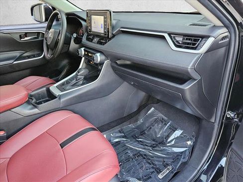 Used 2022 Toyota RAV4 XLE w/ Convenience Package AWD/4WD image 22