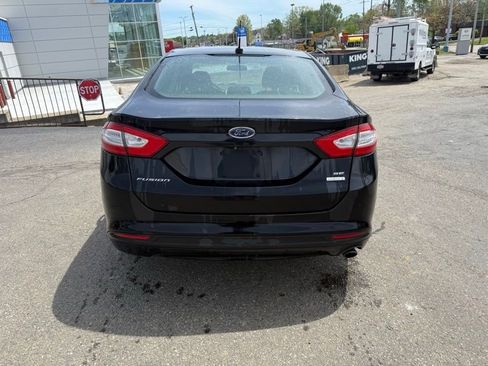 Used 2016 Ford Fusion SE FWD image 7