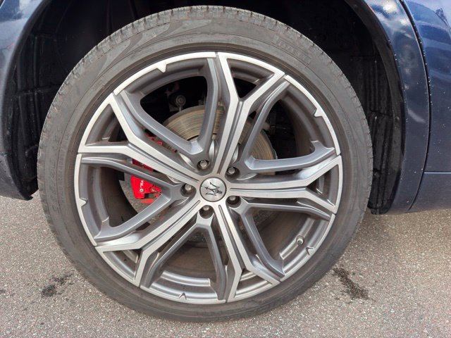Used 2023 Maserati Levante GT AWD/4WD image 19