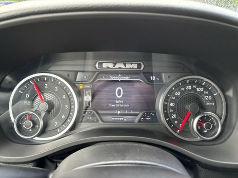 New 2026 RAM 1500 Express AWD/4WD image 12