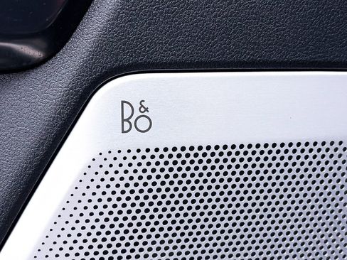 Used 2025 Ford F150 Platinum w/ FX4 Off-Road Package image 3