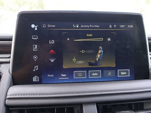 Used 2024 Chevrolet Suburban LT AWD/4WD image 49