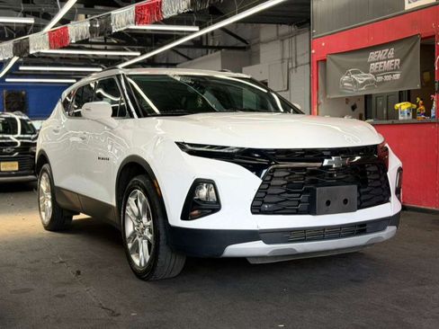 Used 2021 Chevrolet Blazer LT w/ Sound & Technology Package AWD/4WD image 2