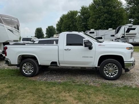 Used 2025 Chevrolet Silverado 2500 LT w/ Convenience Package AWD/4WD image 5