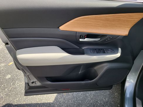 Certified 2026 Toyota Grand Highlander AWD image 18