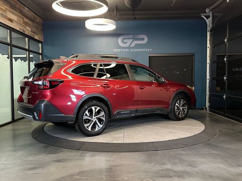 Used 2022 Subaru Outback Limited AWD/4WD image 3