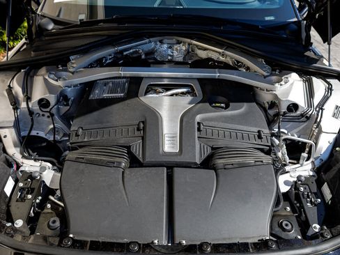 Used 2025 Aston Martin DBX 707 image 69