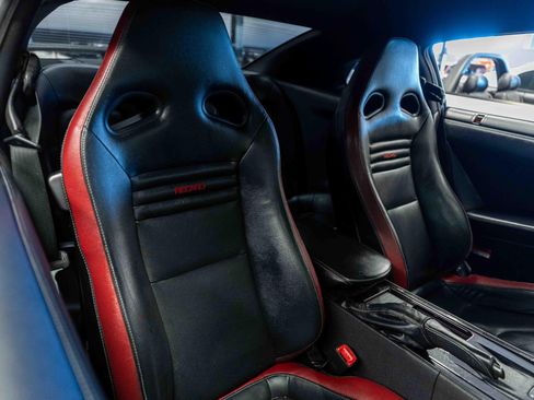 Used 2014 Nissan GT-R Black Edition AWD/4WD image 13