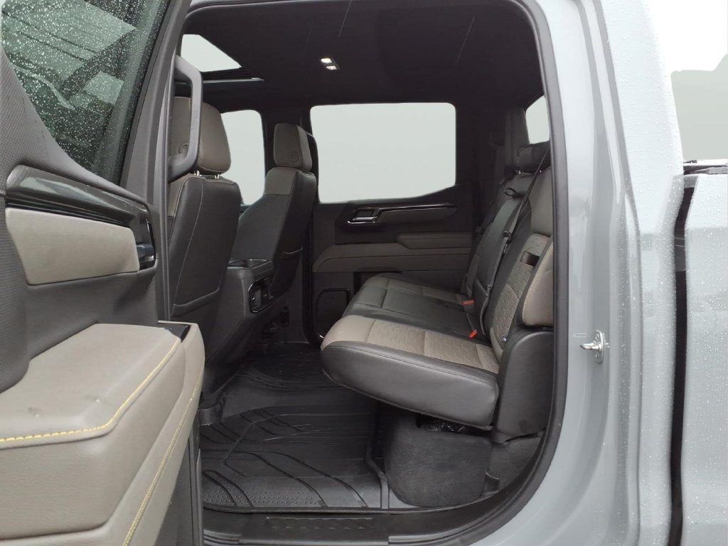 Used 2025 Chevrolet Silverado 1500 ZR2 w/ Technology Package AWD/4WD image 32