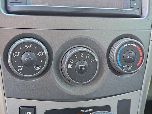 Used 2013 Toyota Corolla LE image 21