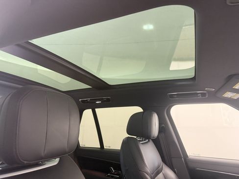 Used 2023 Land Rover Range Rover SE AWD/4WD image 13