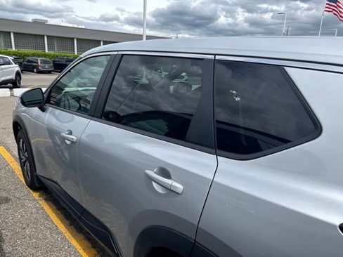 Used 2022 Nissan Rogue SV AWD/4WD image 11