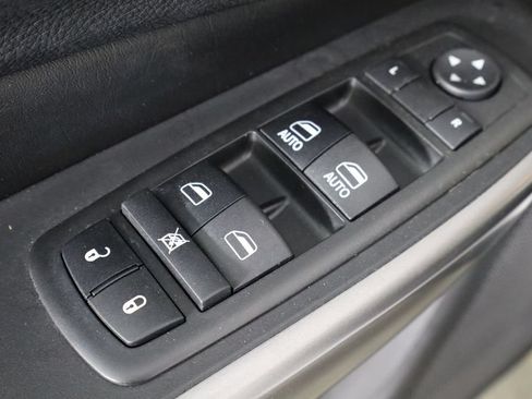 Used 2019 Jeep Cherokee Limited AWD/4WD image 20