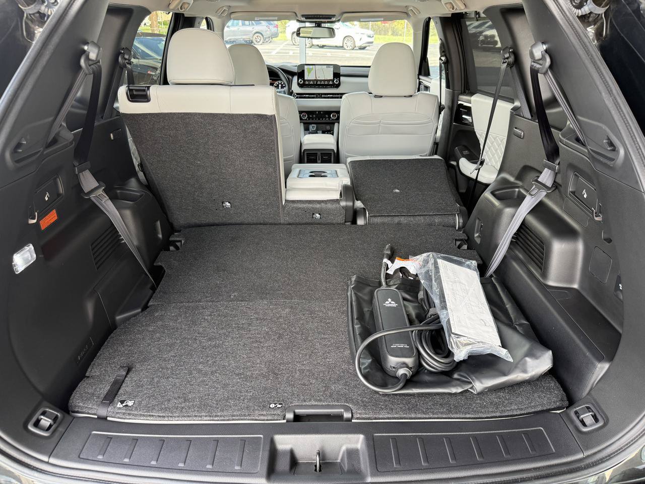 Used 2025 Mitsubishi Outlander SEL AWD/4WD image 47