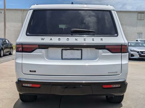 Used 2024 Jeep Wagoneer Series II w/ Flexible Seating Group AWD/4WD image 7