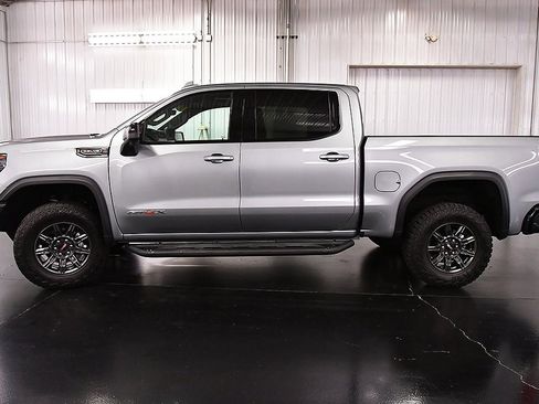 Used 2025 GMC Sierra 1500 AT4X image 4