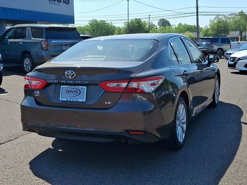 Used 2018 Toyota Camry LE w/ Convenience Package FWD image 4