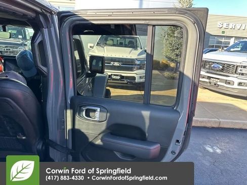 Used 2023 Jeep Gladiator Rubicon w/ Cold Weather Group image 18