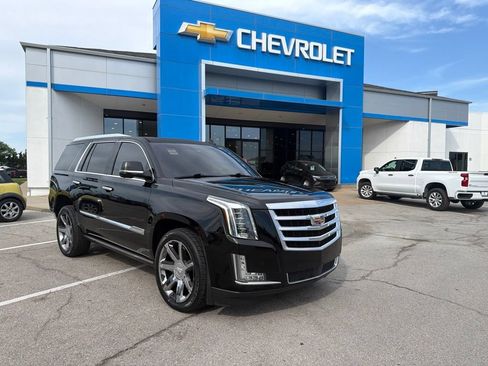 Used 2016 Cadillac Escalade Platinum AWD/4WD image 1