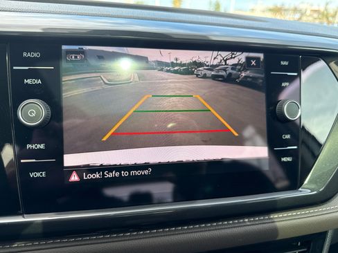 Used 2023 Volkswagen Taos SEL image 28