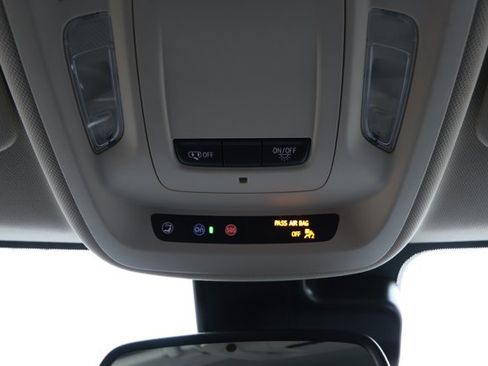 Used 2023 Buick Envision Essence image 21