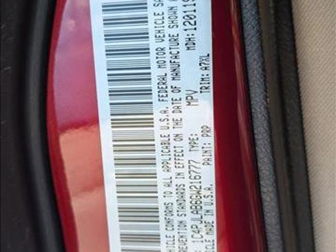 Used 2016 Jeep Cherokee Sport FWD image 12