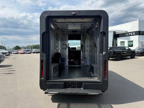 Used 2024 Chevrolet Brightdrop 600 w/ Commercial Equipment Package AWD/4WD image 20