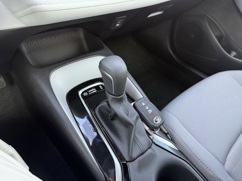 Certified 2025 Toyota Corolla SE image 21