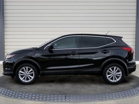 Used 2018 Nissan Rogue Sport S w/ S Appearance Package image 4