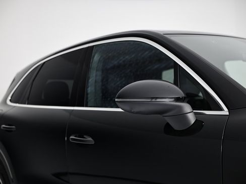 Certified 2024 Porsche Cayenne image 16