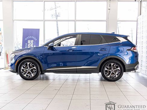 Used 2023 Kia Sportage EX image 6