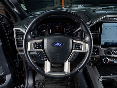 Used 2022 Ford F450 Platinum w/ FX4 Off-Road Package image 19