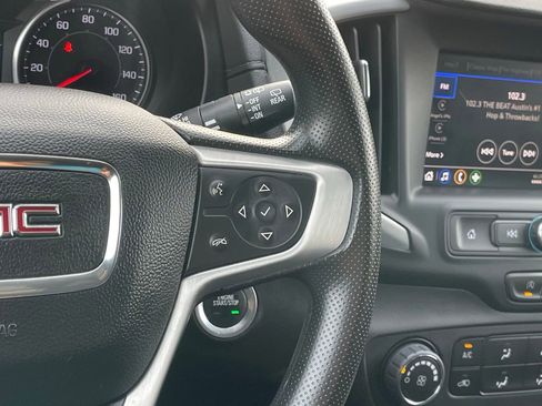 Used 2024 GMC Terrain SLE image 15