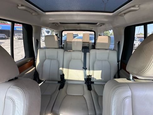 Used 2011 Land Rover LR4 HSE LUX image 16