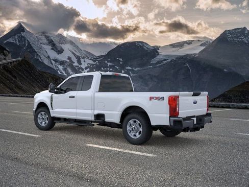 New 2026 Ford F250 XLT w/ FX4 Off-Road Package image 5