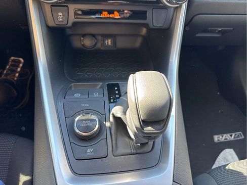 Used 2025 Toyota RAV4 LE image 19