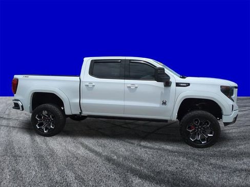 Used 2024 GMC Sierra 1500 Elevation AWD/4WD image 3
