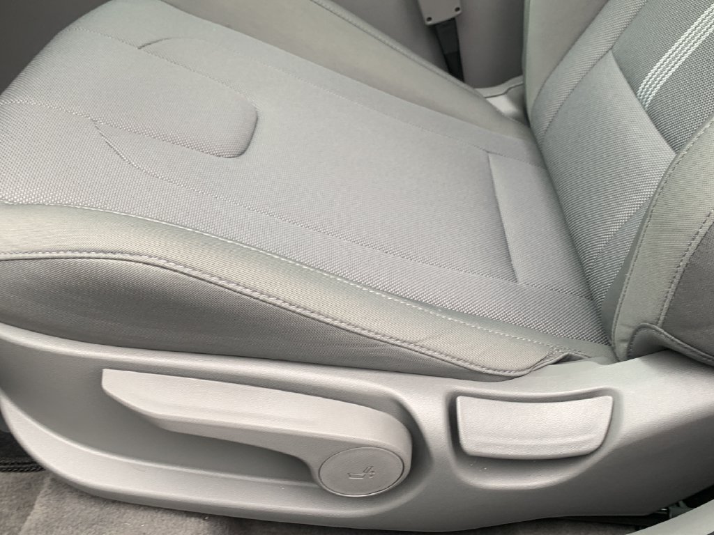 Certified 2026 Hyundai Elantra SE w/ Cargo Package FWD image 15