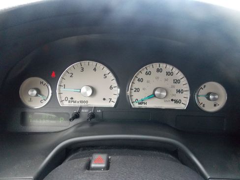 Used 2005 Ford Thunderbird RWD image 15