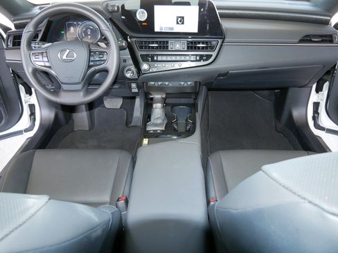 Certified 2025 Lexus ES 300h w/ Premium Package FWD image 26