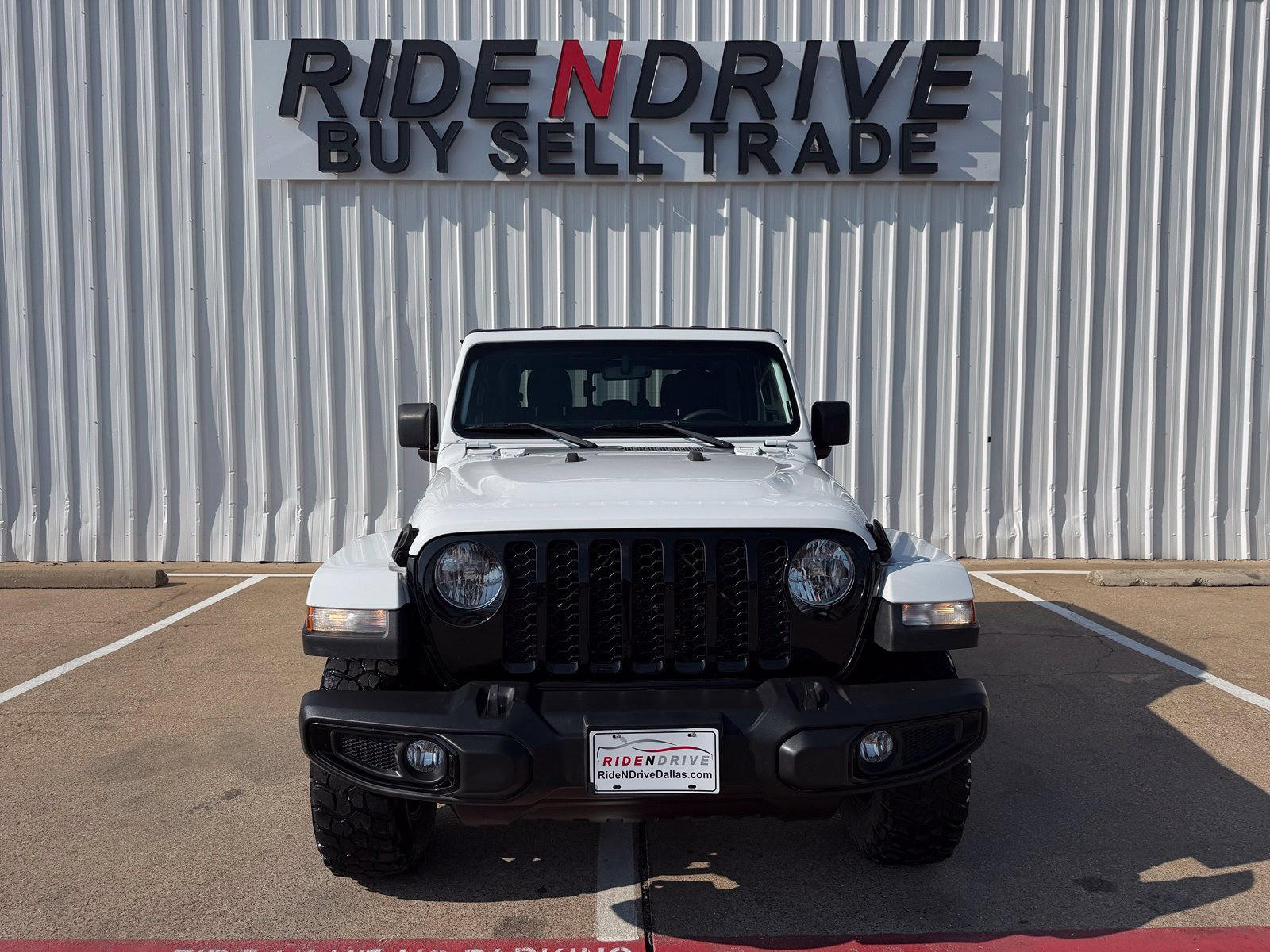 Used 2023 Jeep Gladiator Sport AWD/4WD image 10