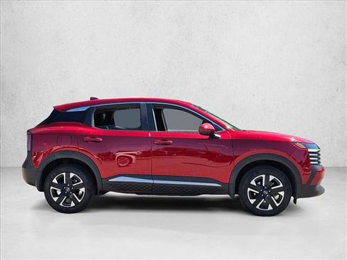 Used 2025 Nissan Kicks SV AWD/4WD image 4