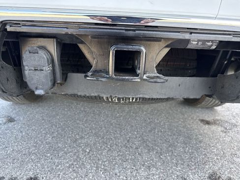 Used 2024 Chevrolet Suburban LT AWD/4WD image 44