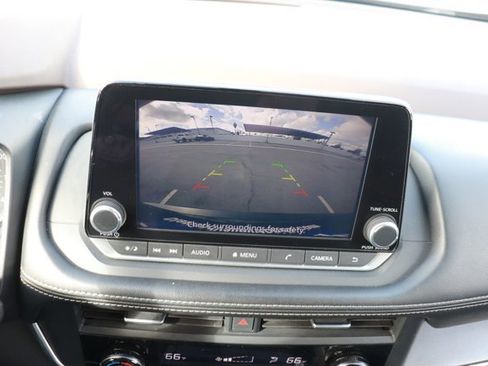 Used 2023 Nissan Rogue SV image 25