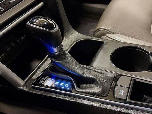 Used 2017 Hyundai Sonata Limited image 19