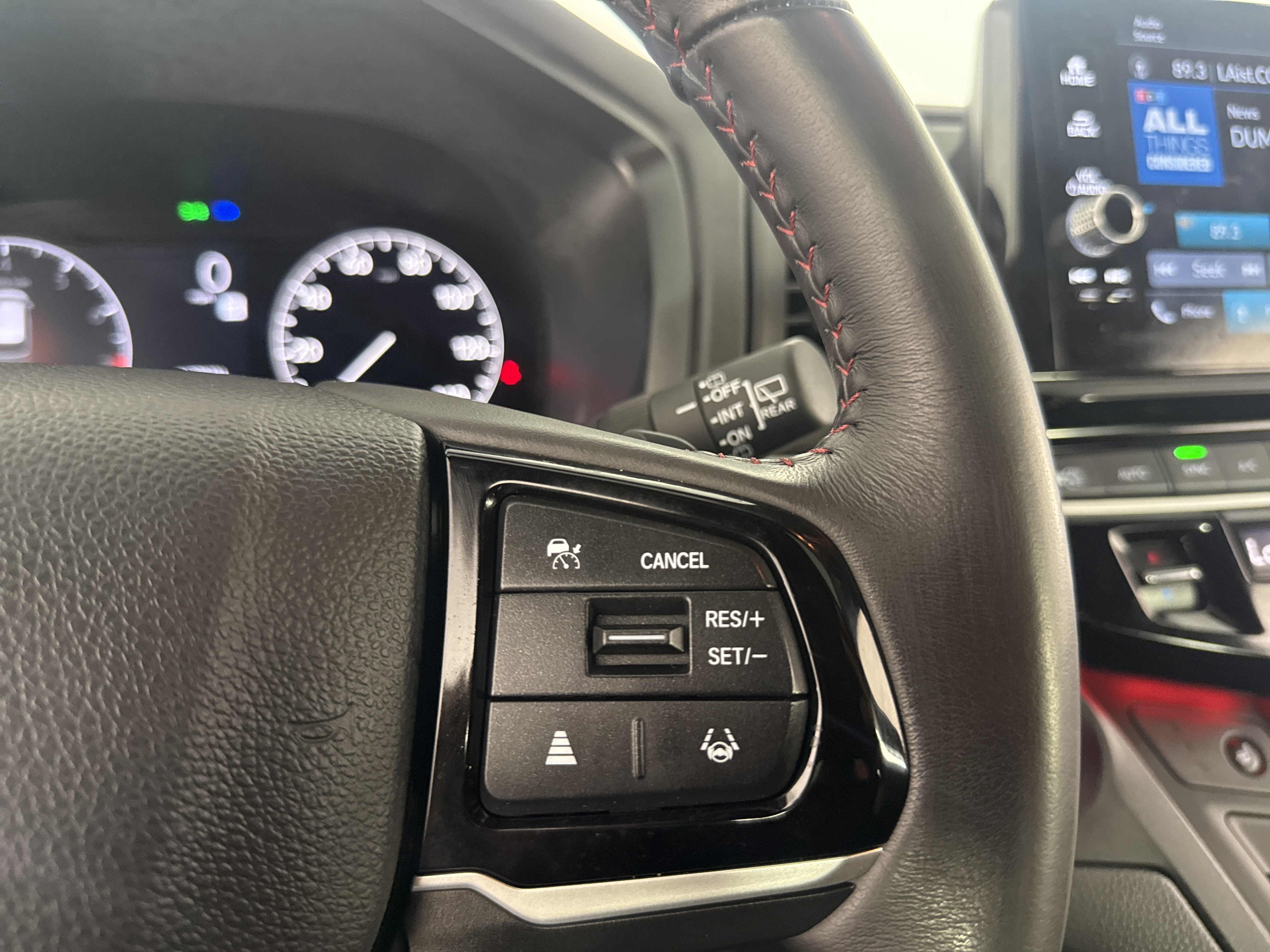Used 2025 Honda Odyssey Sport-L image 21
