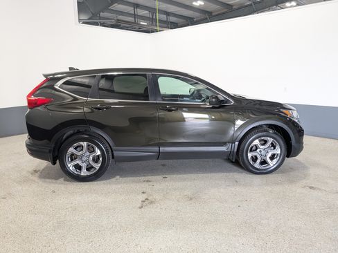 Used 2017 Honda CR-V EX image 2