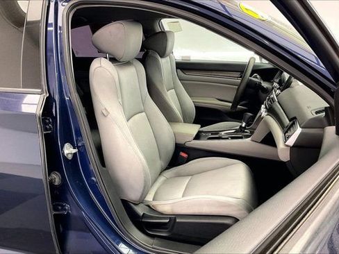 Used 2019 Honda Accord LX image 6